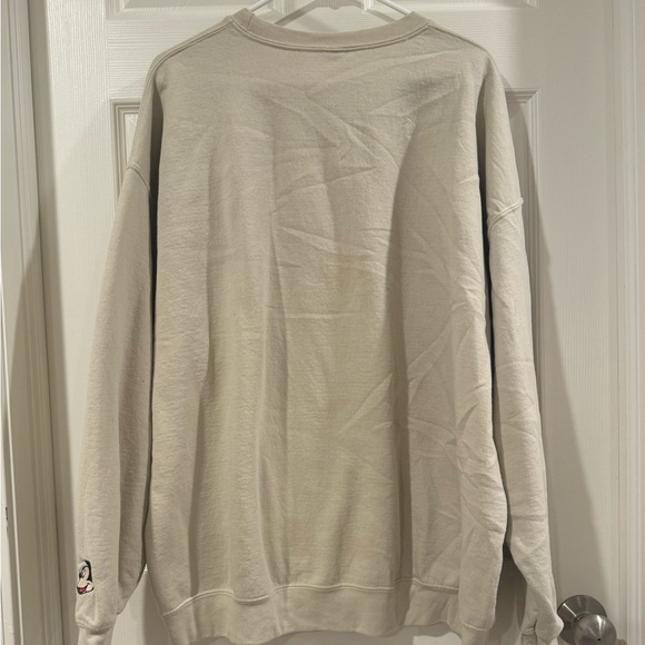 Mickey Mouse Hand Heart Sweatshirt🫶🏻 - Picture 5 of 5